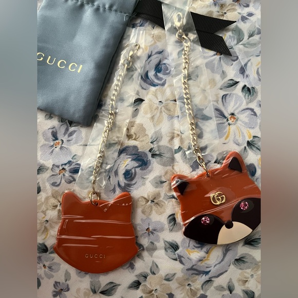 Gucci raccoon accessories/Pouch with Gold Accent - Picture 4 of 6